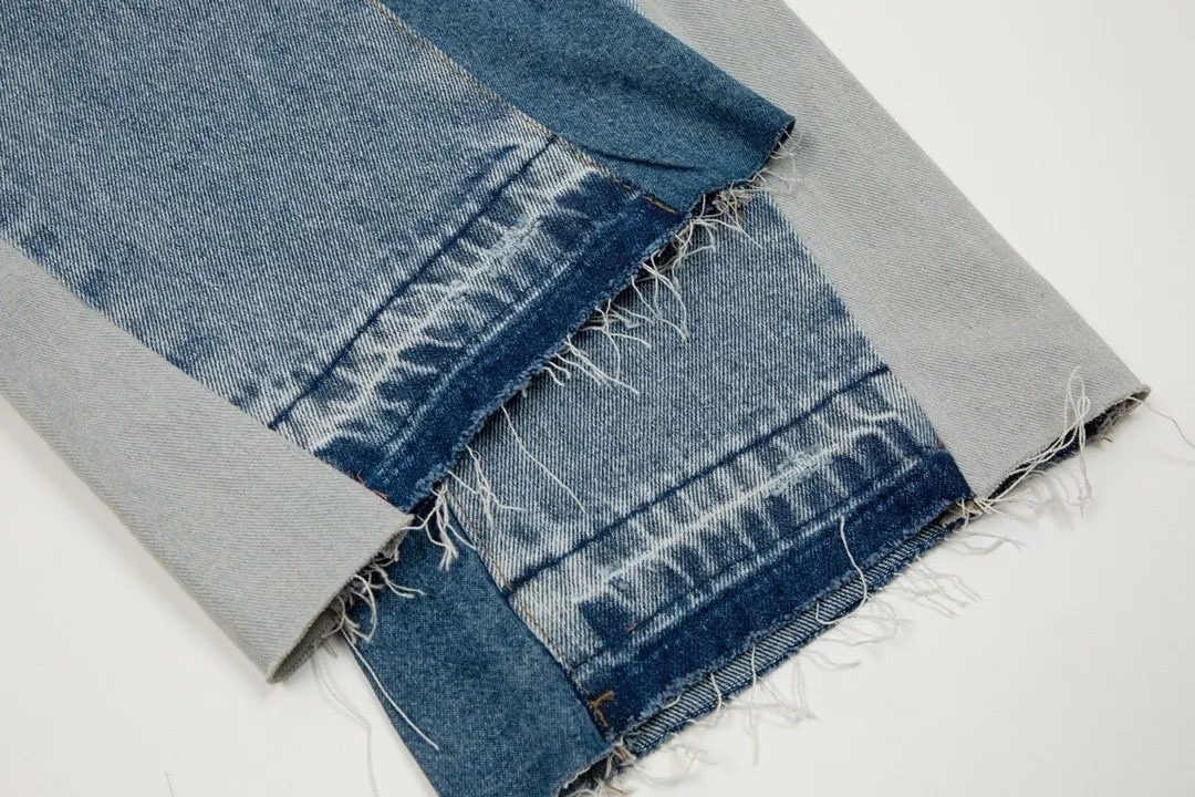 #8018 P246💰 GALLERY DEPT. LA Flared The first generation of Vintage spliced loose washed flared jeans - Original purchased and patterned to truly restore the ultimate texture of Vintage - Original hardware accessories, washed and other elevators, QR code analysis are all purchased from the original factory, high degree of restoration, you are welcome to compare with a certain product~ - Three-dimensional version Loose and comfortable, not picky about the figure, taller and slimmer, factory Seiko, original factory quality control, same style for men and women, can be matched with couples Versatile recommendation: must-have jeans for all seasons - Sizes: 28 30 32 34 36